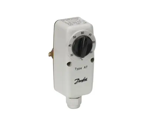 Thermostat von Danfoss mit Drehregler zur Temperatureinstellung zwischen 30 °C und 90 °C, geeignet für externe Anwendungen.
